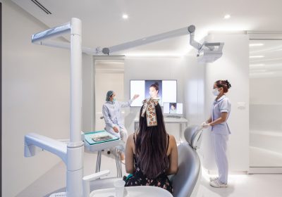 COSDENT SMILE DESIGN ศูนย์ออกแบบรอยยิ้ม เปิดมิติใหม่ในการขจัดคราบและหินปูน  ด้วยนวัตกรรม “COSDENT The New Air Flow”