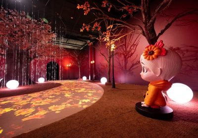 เตรียมพบกับงานเปิดตัวระดับโลกครั้งแรกกับประสบการณ์ฮีลใจ สร้างความหวังสุดอิมเมอร์ซีฟ “BLOOM in Four Seasons – The Heart-Blossoming Immersive Experience” เปิดตัวน้อง Blossom Bloo พร้อมบทเพลงจาก Vivaldi ณ ไอคอนสยาม กรุงเทพฯ เริ่มตั้งแต่เดือนพฤศจิกายนนี้