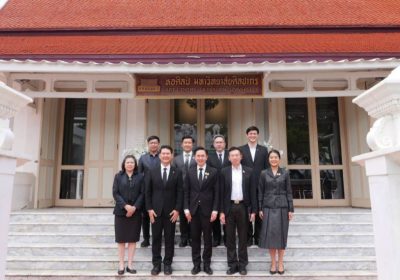 “ยศชนัน” เยี่ยมศิลปากร วังท่าพระ ชูพลัง “ศาสตร์-ศิลป์” ผสานวิจัยและนวัตกรรม เดินหน้าต่อยอด Soft Power ดันศิลปวัฒนธรรมไทยสู่เวทีโลก